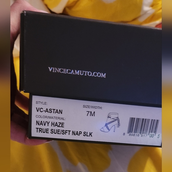 VINCE CAMUTO BOOTIE - Picture 3 of 5